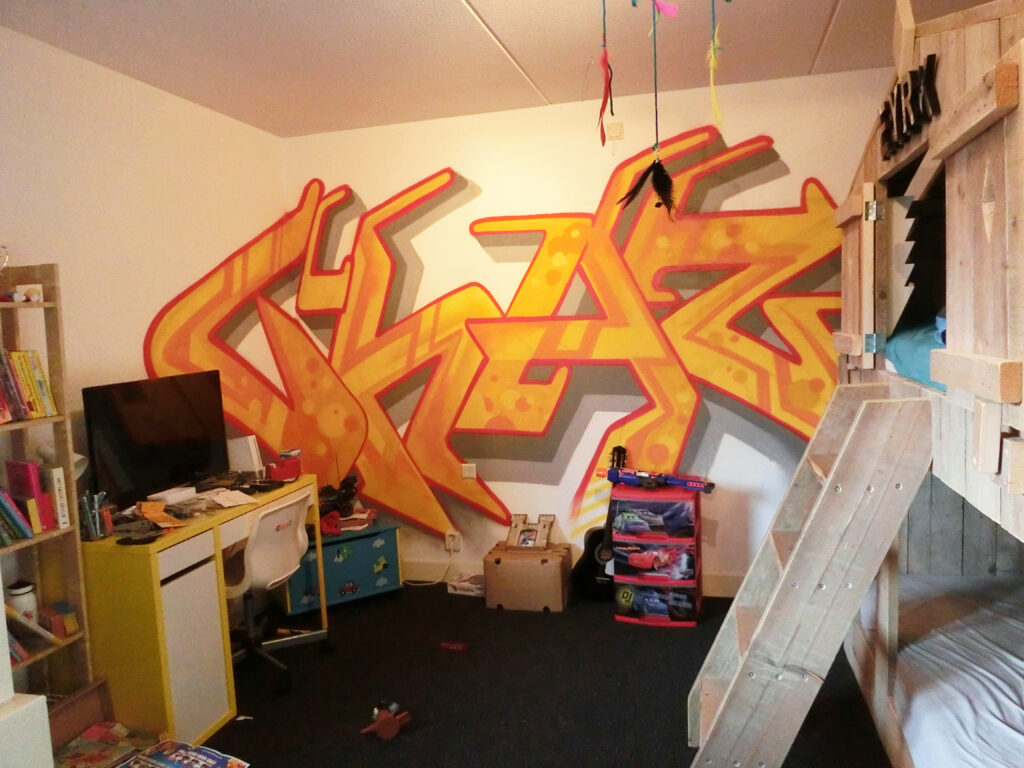 Muurschildering binnen (graffiti kinderkamer Chaz)